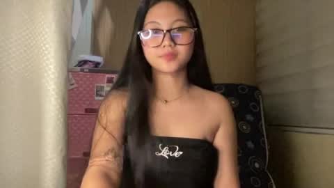 Snapshot of thelifeof_kiara chatting on June 2026 12:31:01 PM thelifeof_kiara online show from June 2026 12:31:01 PM