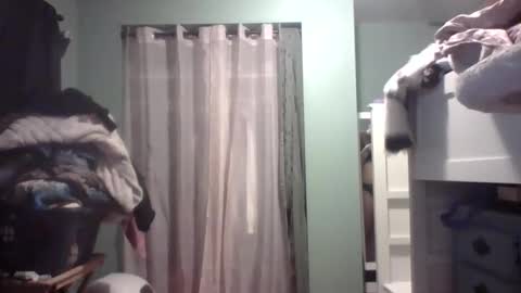 Snapshot of thelittlebambii chatting on January 2025 10:08:02 PM Little Bambii online show from January 2025 10:08:02 PM