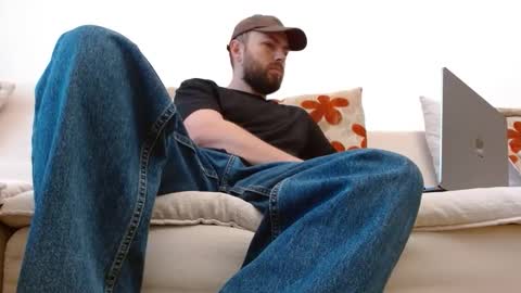 Snapshot of themonarchgoat chatting on April 2026 04:15:01 AM TheMonarchGoat online show from April 2026 04:15:01 AM