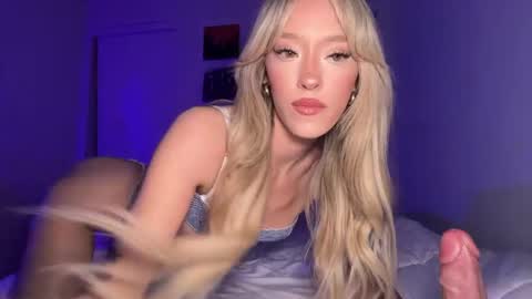 Snapshot of themykalaxo chatting on April 2026 02:06:01 AM mykala online show from April 2026 02:06:01 AM