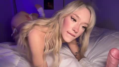 Snapshot of themykalaxo chatting on April 2026 01:40:01 AM mykala online show from April 2026 01:40:01 AM