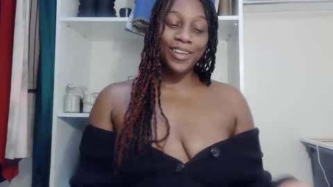 Snapshot of thenaturalgoddess chatting on December 2025 05:43:02 PM TheNaturalGoddess online show from December 2025 05:43:02 PM