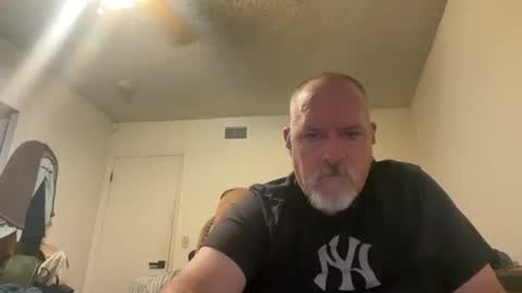 Snapshot of thenewganon chatting on May 2026 04:20:02 AM thenewganon online show from May 2026 04:20:02 AM