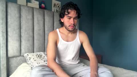 Snapshot of theo_riviera chatting on May 2026 08:27:01 PM theo_riviera online show from May 2026 08:27:01 PM