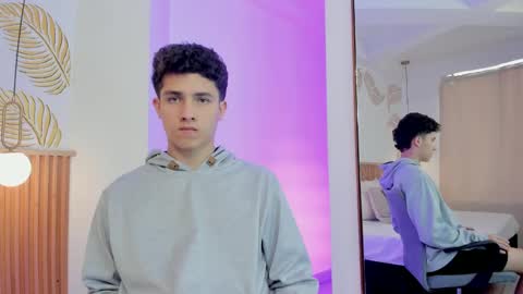 Snapshot of theohawke_ chatting on December 2024 04:53:02 PM THEO- MATEO online show from December 2024 04:53:02 PM