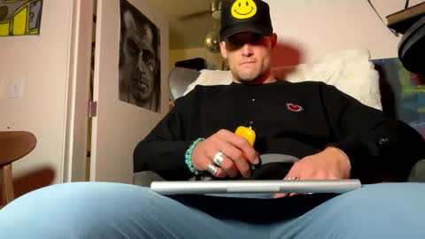 Snapshot of theoutfitter chatting on January 2025 12:33:01 PM MISTERPOWERS online show from January 2025 12:33:01 PM