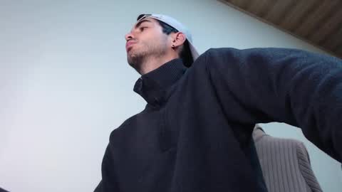 Santiago Enrique online show from March 2026 05:04:02 AM