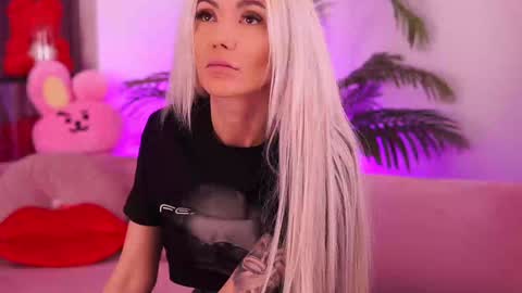 Snapshot of therealfallingangel chatting on January 2025 03:34:01 PM Deea online show from January 2025 03:34:01 PM