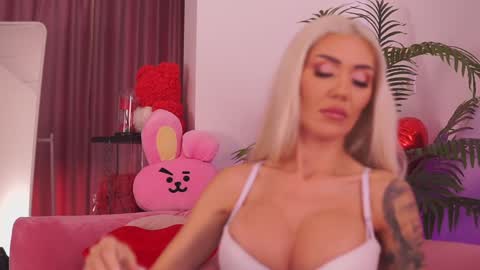 Snapshot of therealfallingangel chatting on November 2025 09:21:01 AM Deea online show from November 2025 09:21:01 AM