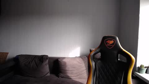 Nick   online show from October 2025 07:17:01 AM