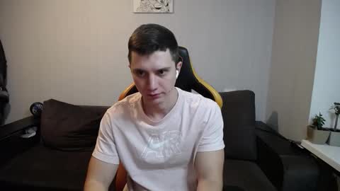 Nick   online show from December 2025 07:53:02 PM