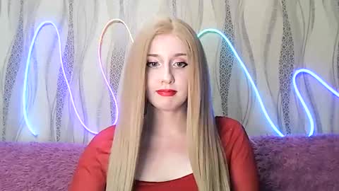 Snapshot of therosesweet chatting on April 2026 08:44:02 PM Rose online show from April 2026 08:44:02 PM