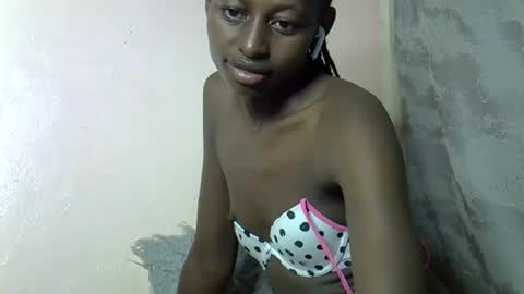 Snapshot of therry_heart chatting on March 2026 12:14:02 AM hearty online show from March 2026 12:14:02 AM