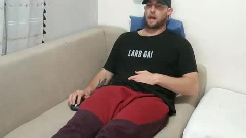 Snapshot of thesagie chatting on December 2024 03:58:01 AM VEGAS online show from December 2024 03:58:01 AM