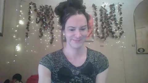 Snapshot of thesillymillie chatting on April 2026 08:10:02 PM sillymillie0 online show from April 2026 08:10:02 PM