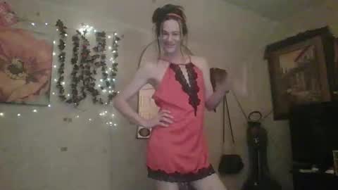 Snapshot of thesillymillie chatting on April 2026 01:33:01 AM sillymillie0 online show from April 2026 01:33:01 AM