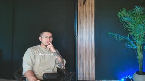 Snapshot of thestraightroom chatting on April 2026 12:36:02 PM thestraightroom online show from April 2026 12:36:02 PM