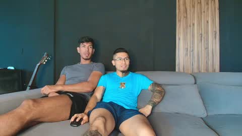 Snapshot of thestraightroom chatting on April 2026 01:00:02 PM thestraightroom online show from April 2026 01:00:02 PM