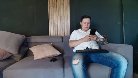 Snapshot of thestraightroom chatting on April 2026 06:49:01 PM thestraightroom online show from April 2026 06:49:01 PM