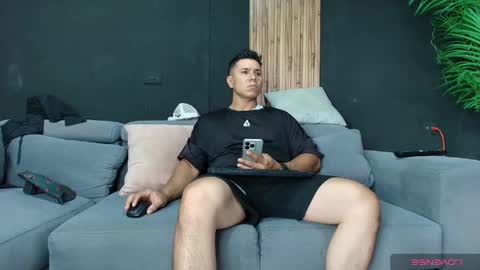 Snapshot of thestraightroom chatting on May 2026 07:51:01 PM thestraightroom online show from May 2026 07:51:01 PM