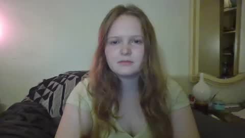 thestrawberrycreme online show from December 2024 10:21:02 PM