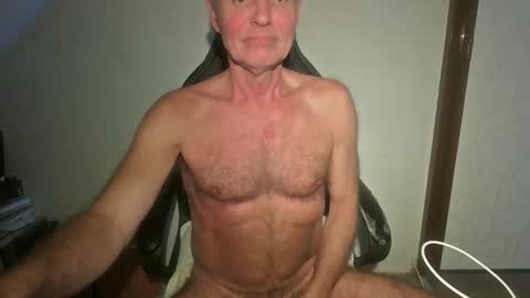 NudeDJ online show from May 2026 05:29:01 PM