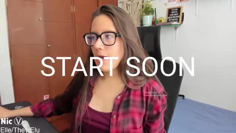 Nicole online show from September 2025 12:07:02 PM