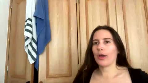 Nicole online show from October 2025 05:57:02 PM