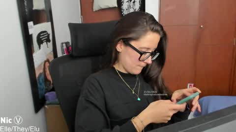 Snapshot of thetropicalseduction chatting on April 2026 07:06:01 PM Nicole online show from April 2026 07:06:01 PM
