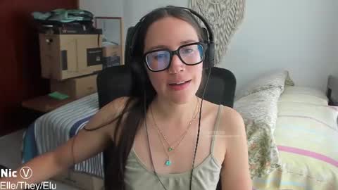 Snapshot of thetropicalseduction chatting on July 2026 08:44:02 PM Nicole online show from July 2026 08:44:02 PM