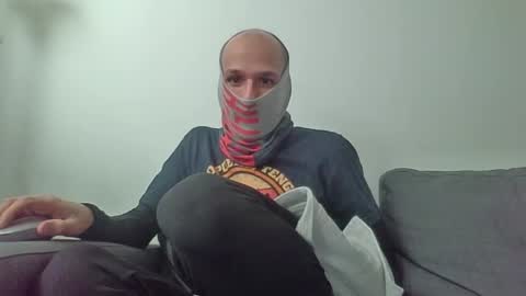 Scarf guy online show from March 2025 02:56:01 PM