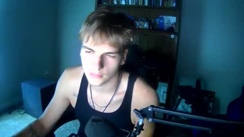 Snapshot of thevincegray chatting on May 2026 11:06:02 PM Vince online show from May 2026 11:06:02 PM