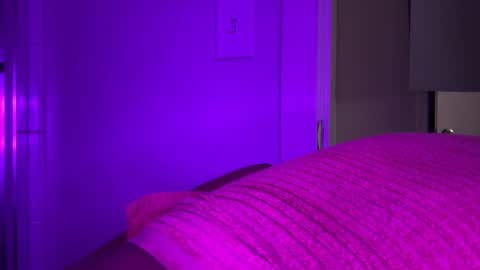 Snapshot of thevixensapphire chatting on April 2026 06:46:01 PM Sapphire the Vixen online show from April 2026 06:46:01 PM