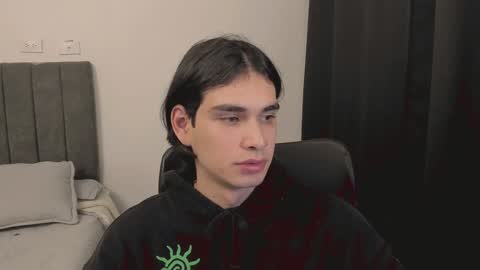 thiaan__ online show from December 2024 01:39:01 AM