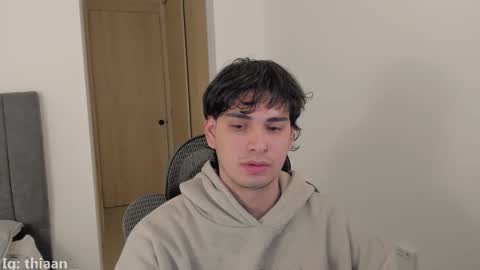 thiaan__ online show from November 2025 12:21:02 AM