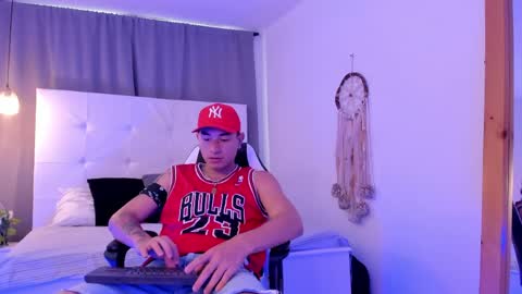 Thiago  online show from April 2026 12:27:02 PM