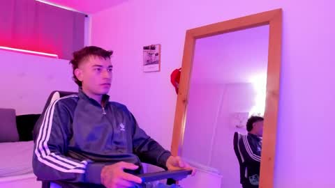 Thiago  online show from April 2026 12:10:01 PM