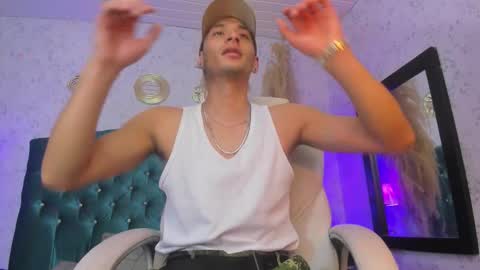 Snapshot of thiago_carlo chatting on October 2025 12:06:01 PM thiago online show from October 2025 12:06:01 PM