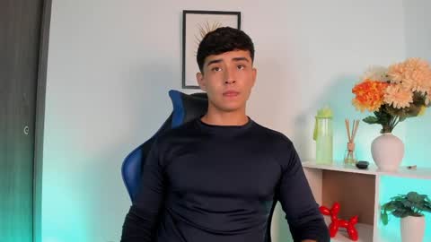 Snapshot of thiago_connor21 chatting on May 2026 12:04:01 AM Thiago online show from May 2026 12:04:01 AM