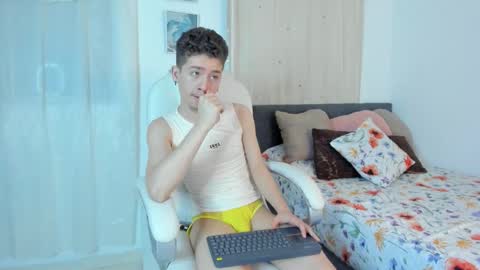 Snapshot of thiago_james69 chatting on October 2025 01:39:01 AM Manuel online show from October 2025 01:39:01 AM