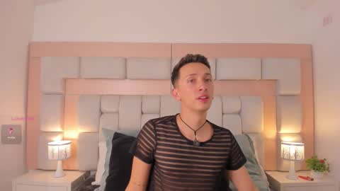 Snapshot of thiago_jones chatting on March 2026 08:01:01 PM SanThiago online show from March 2026 08:01:01 PM