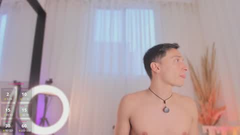 Snapshot of thiago_jones chatting on April 2026 05:01:02 PM SanThiago online show from April 2026 05:01:02 PM