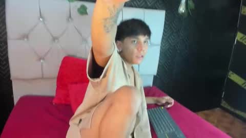 thiago online show from October 2025 01:03:02 PM