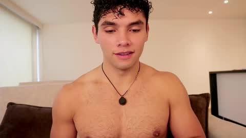 Snapshot of thiago_l chatting on March 2026 06:33:01 PM Just Thiago online show from March 2026 06:33:01 PM