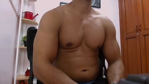 Snapshot of thiago_summers chatting on December 2024 06:16:02 PM Thiago Summers online show from December 2024 06:16:02 PM