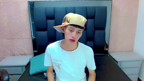 thiago_twink38 online show from November 2025 04:23:01 AM