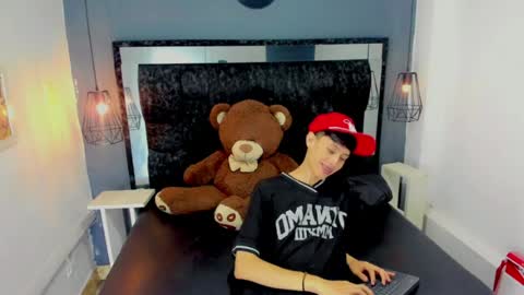 Snapshot of thiago_twink38 chatting on June 2026 05:45:02 AM thiago_twink38 online show from June 2026 05:45:02 AM