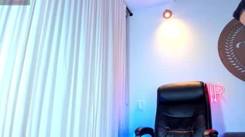 Snapshot of thiagoferrari1 chatting on November 2025 05:41:02 AM thiago online show from November 2025 05:41:02 AM