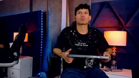 T H I A G O online show from May 2026 04:19:01 AM