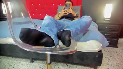 Thia Gomez online show from September 2025 12:42:01 PM